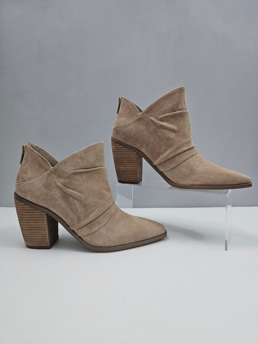 Vince Camuto Ainsley Ankle Bootie Womens 11 Tan Suede Stacked Heel Snip Toe - Picture 3 of 15